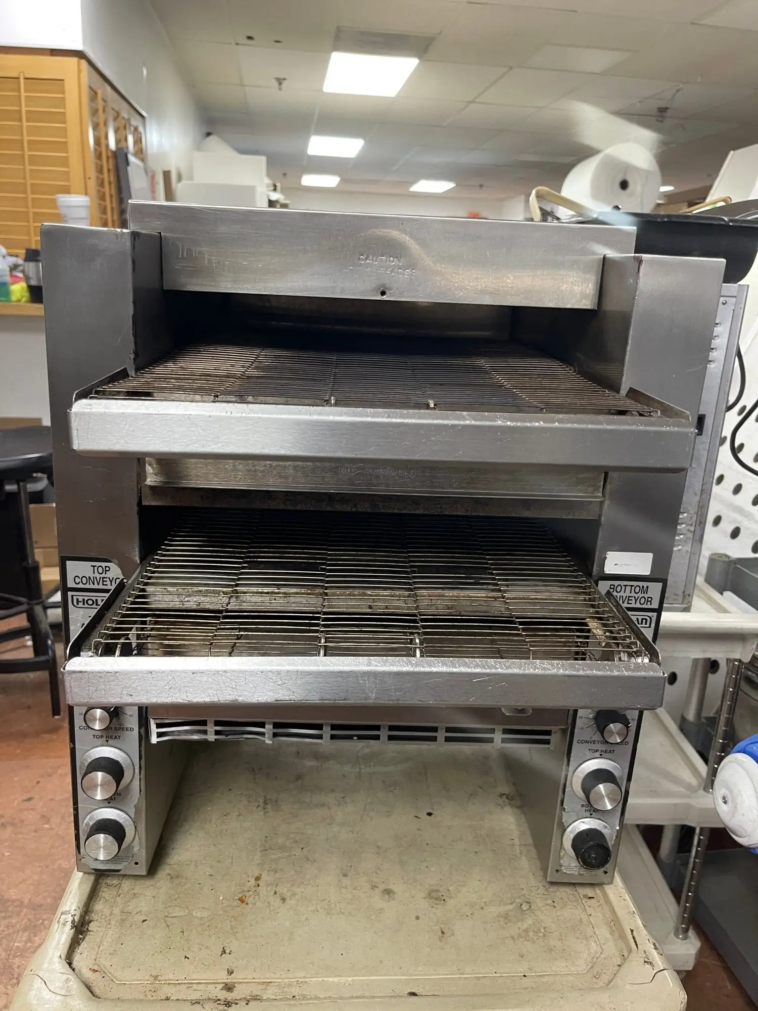 Used Star Used 14" Star DT14 Analog Control Conveyor Toaster 2000 Slices/hr 208V Restaurant Small Appliances Illinois US | Falcon Restaurant Supply #1375301