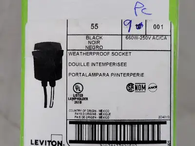 660 W 250 V Weatherproof Light Socket (Box of 10)