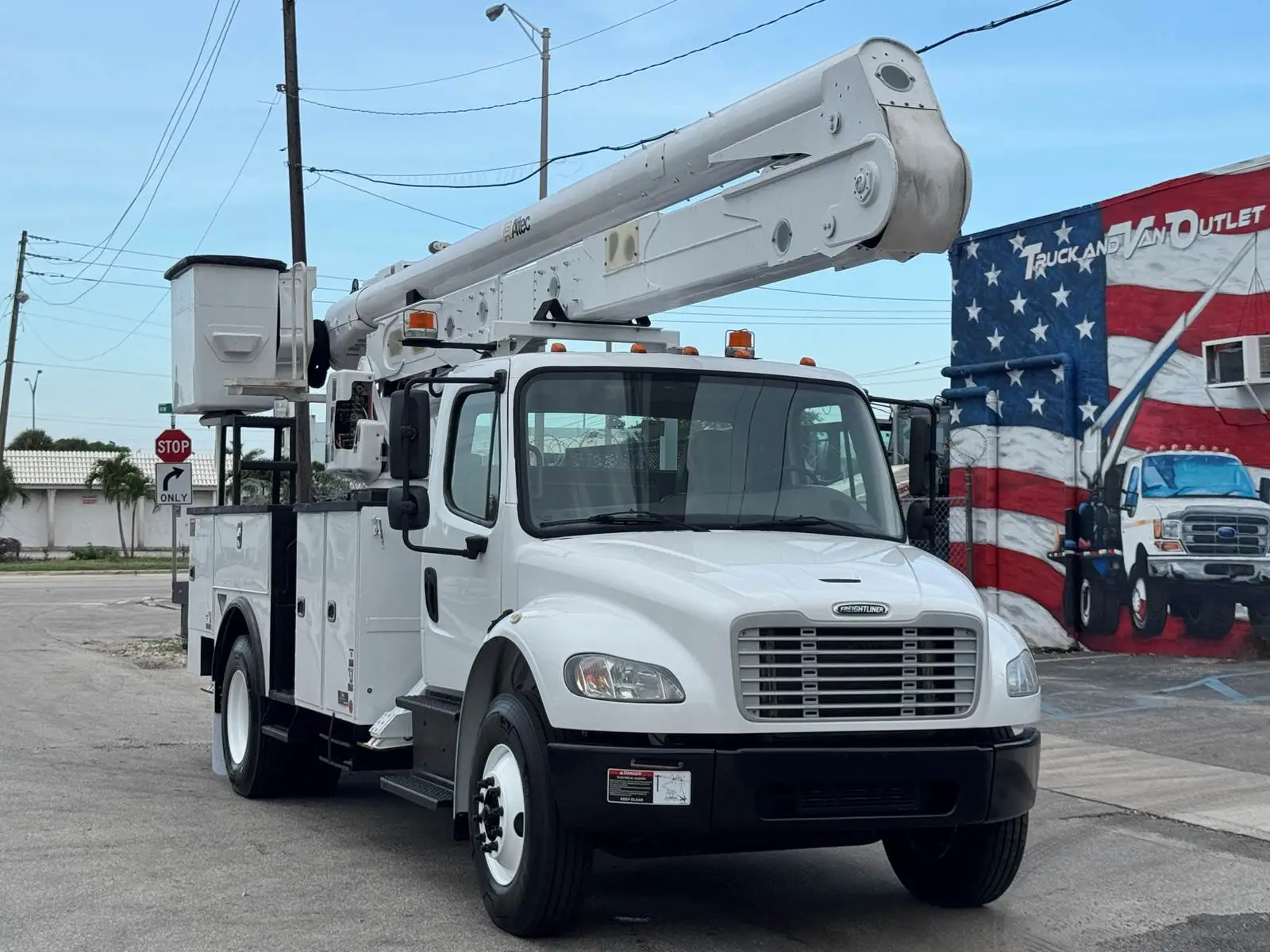 Used 2018 FREIGHTLINER M2 106 Tractors & Trailers Florida US | Truck and Van Outlet #1506266