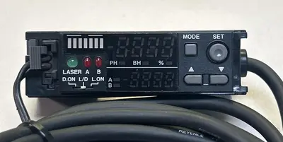USED KEYENCE LV-21A