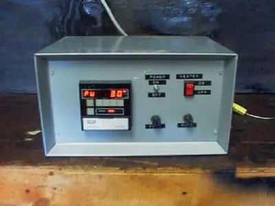 QTY. 1. DORIC THERMOCOUPLE CONTROLLER DC 7000 WITH...