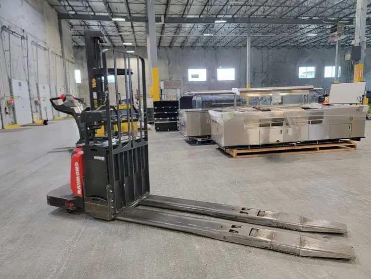 Used RAYMOND 8410 Pallet Jacks British Columbia CA | Lenmark #237721