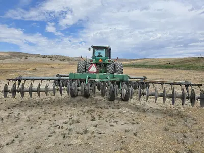 USED JOHN DEERE 335