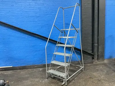 Used _UNKNOWN_ _UNKNOWN_ Ladders Ohio US | HGR 24 #1373323