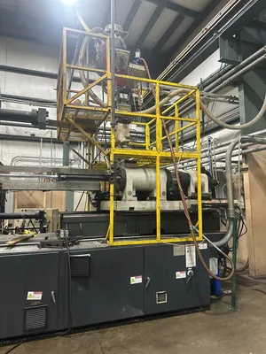 2002 MILACRON MM-880-116 Horizontal Plastic Injection Molding Machines | JYC MACHINERY (3)