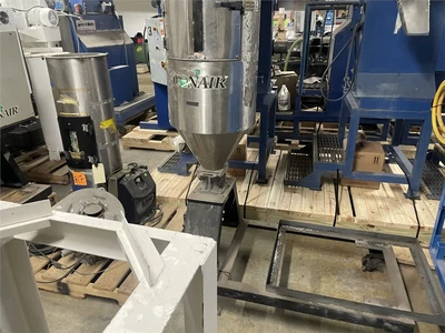 200 LB Conair CH 16-6 Insulated Drying Hopper