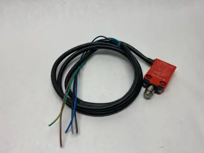 USED ALLEN-BRADLEY SER. A GUARDMASTER SAFETY LIMIT SWITCH, SNAP ACTING