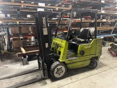 USED 1900 CLARK GCS25MB