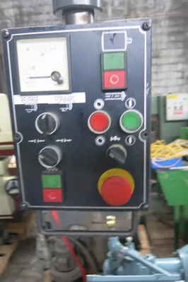 USED LAGUN GEARED HEAD MILLING MACHINE FVA-5LA / FVA 2000