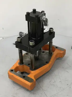 USED CINCINNATI MILACRON VT165-13 / EB
