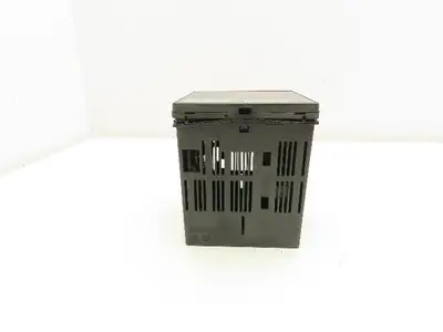 Yokogawa UT350-00 Controller LED Display 100-240VAC 20VA S4