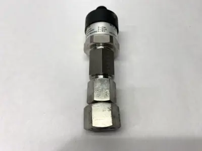 USED WIKA PRESSURE TRANSMITTER 0...4 BAR, 4...20MA, 8...30V 14512127