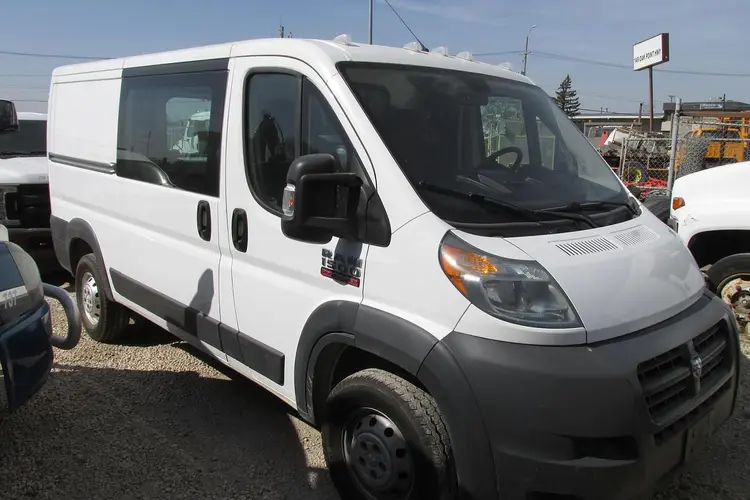 Used 2014 RAM PROSTAR 2500 Vans Manitoba CA | Conquest Truck & Auto Sales #1421369