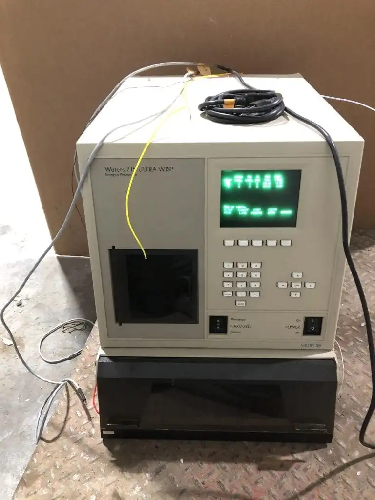 Waters 715 Ultra Wasp Laboratory Autosampler / Sample Processor 1PH