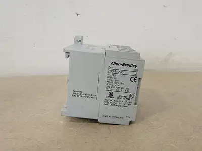 USED ALLEN-BRADLEY 700-M220