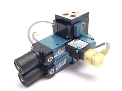 35A-B00-DDAJ-1KD | MAC Valves PR92C-M0AB (2) &  Solenoid Valve Assembly - Used