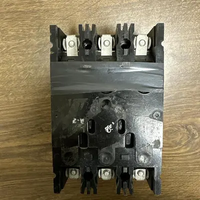 Used GE TED134010 Circuit Breakers | Surplus Asset Holdings #1189388