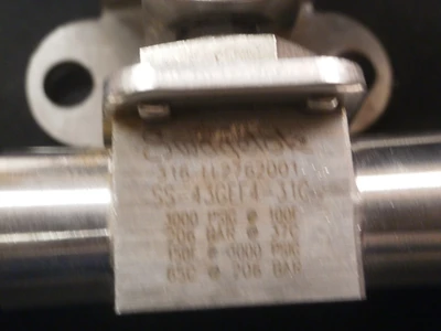 USED ADVANCED SPECIALTY APC330350C REGULATOR WITH  SWAGELOK 131SR
