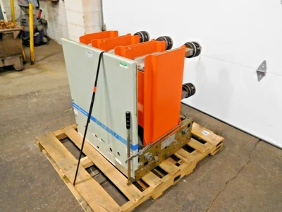 Used GE VB 13.8-1000-3 Circuit Breakers Ohio US | Equipment Recovery Corp. #1330906