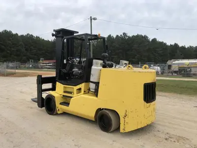 USED 2005 HOIST F400