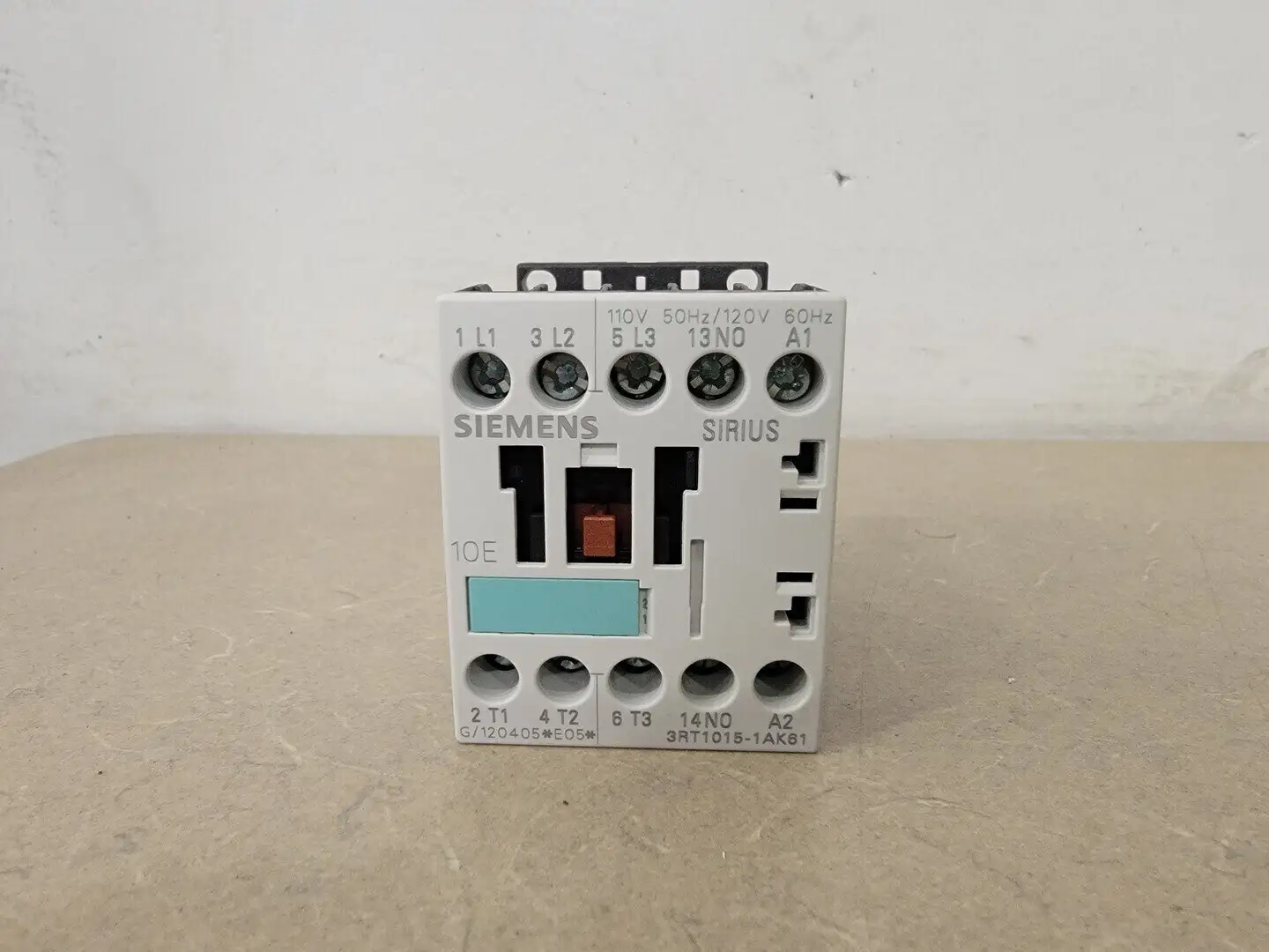 NEW SIEMENS 3RT10151AK61