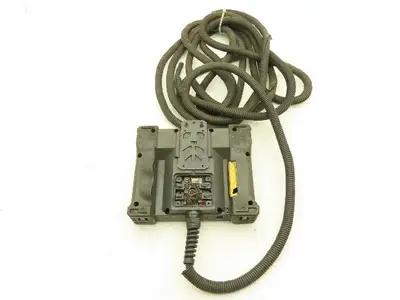 Idec HG2R-SS62BH-MK1260 Robot Teach Pendant Display With E-Stop & Cord *Photos