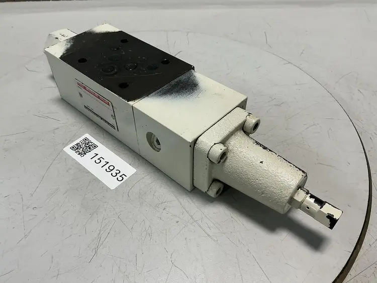 Used OILIC RIVMC-03-A35-B250-5028 Valves/Fittings Michigan US | Ideal Machinery #762224