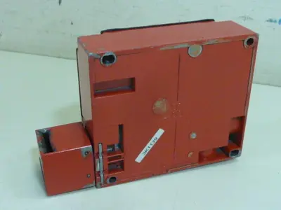 USED TELEMECANIQUE XCS-E