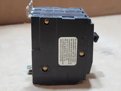 USED SQUARE D QOB330