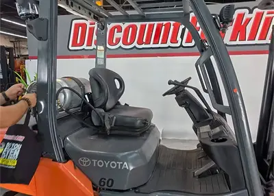 USED 2021 TOYOTA 40-8FGU30