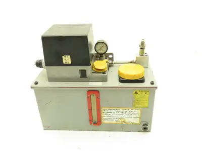 SKF MKU12-BW6-OI18 Lubrication Pump Machine Oiler 6.7L Tank 0.1 L/Min 200V