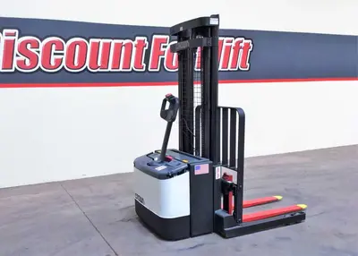 USED 2000 CROWN WS2300