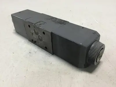 USED VICKERS DG4V-3-6C-M-U-HL7-60
