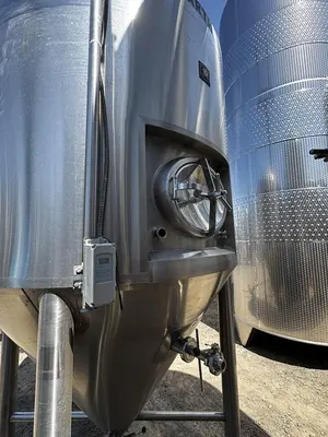 (1) Available - Newlands NSI 30 bbl / 930Gal Jacketed Fermenter