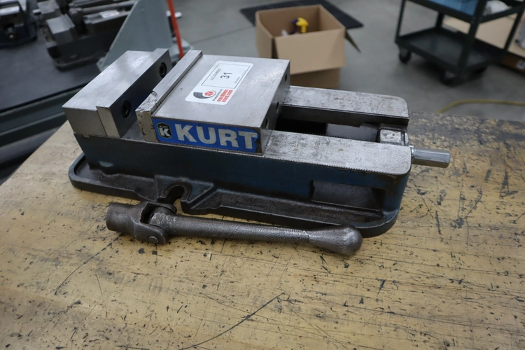 Used KURT WORKHOLDING SOLUTIONS D-675 Vises Minnesota US | Machinesused.com #1507209