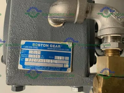USED BOSTON GEAR F724F-15-B5-6 GEAR REDUCER W/ PNEUMATIC GAST 8AM-NRV-11A MOTOR