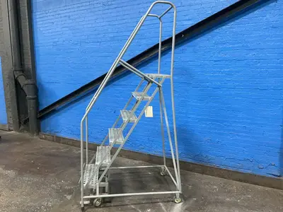 Used _UNKNOWN_ _UNKNOWN_ Ladders Ohio US | HGR 24 #1373253
