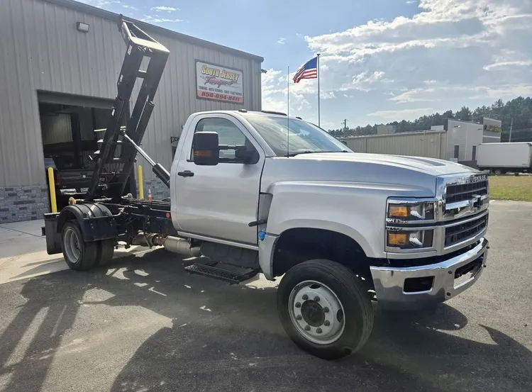 Used 2023 CHEVROLET SILVERADO 6500HD STELLAR HOOKLIFT Hooklifts & Roll-Offs Minnesota US | Carco Truck & Equipment #1546730