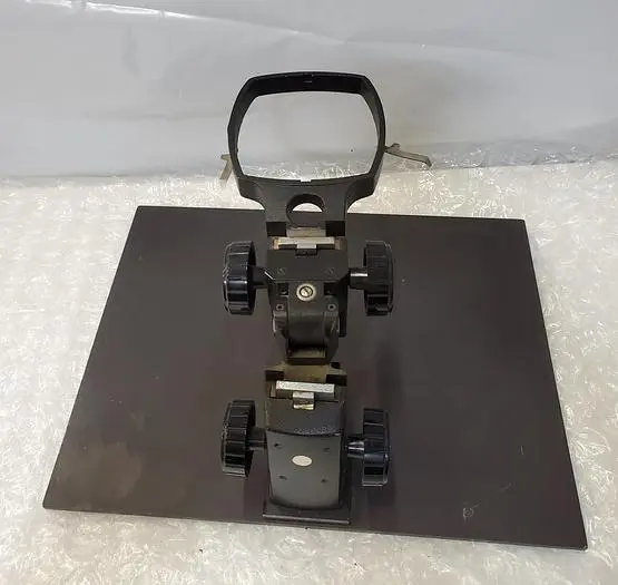MICROSCOPE STAND WITH BASE