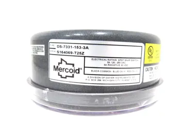 NEW DWYER DS-7331-153-3A PRESSURE SWITCH DS73311533A