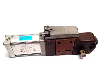 Used Parker/ Destaco/ Balluff P82G63-3100U 82G6N-631E603-0099A Pneumatic Cylinders Michigan US | Maverick Industrial Sales #1410723