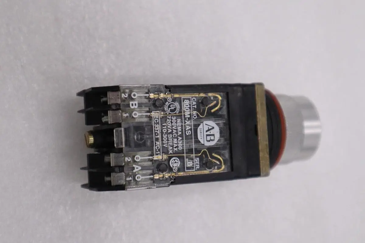 Allen-Bradley 800MR-JX4B Ser. A Small Round 3 Position Switch STOCK H1241A