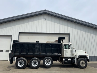 Used 1995 MACK RD688S TRI-AXLE Dump trucks Michigan US | Miedema Asset Management Group #1437008