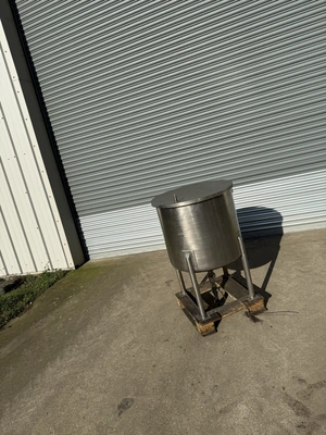 220L Single Skin tank with cone bottom
