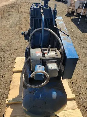 USED QUINCY 325