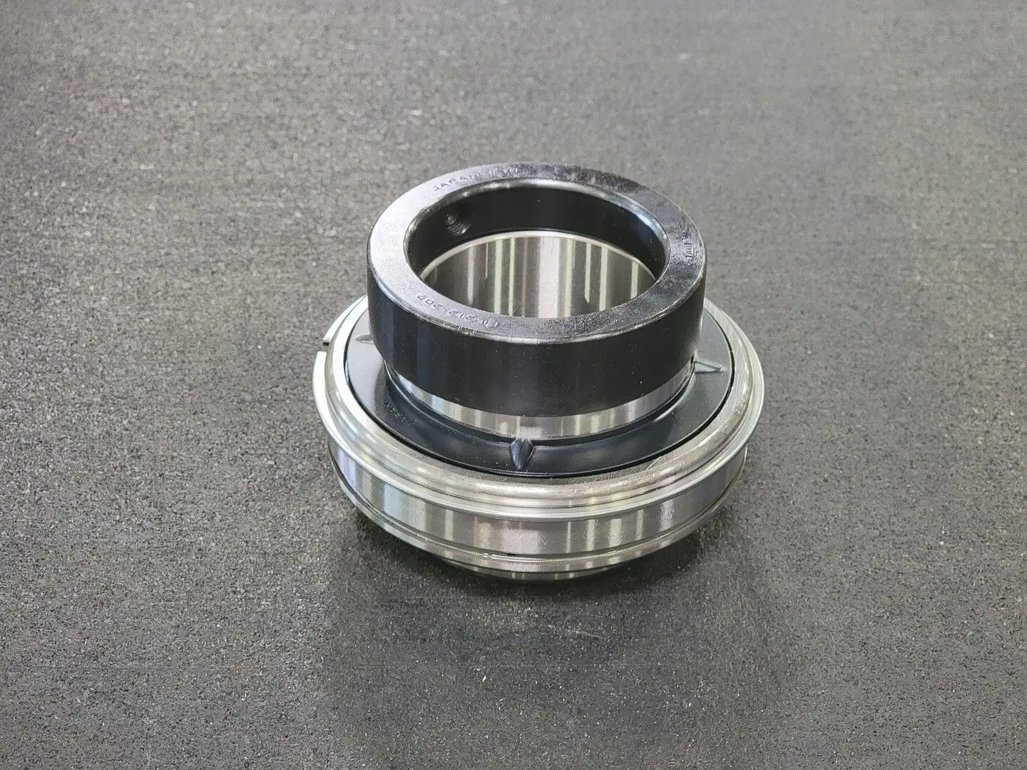 Ball Insert Bearing UELS212-207NR