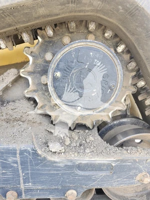 USED 2022 DEERE 331G