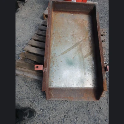 Syntron 24 in. x 42 in. Vibrating Feeder