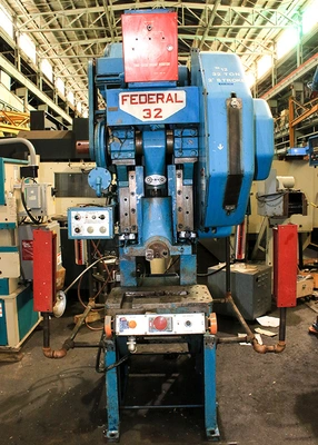 USED 1983 Federal 32