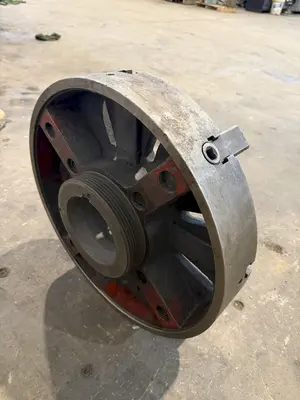 19" 4-JAW 6" HOLLOW SPINDLE LATHE CHUCK. STOCK # 0449324.